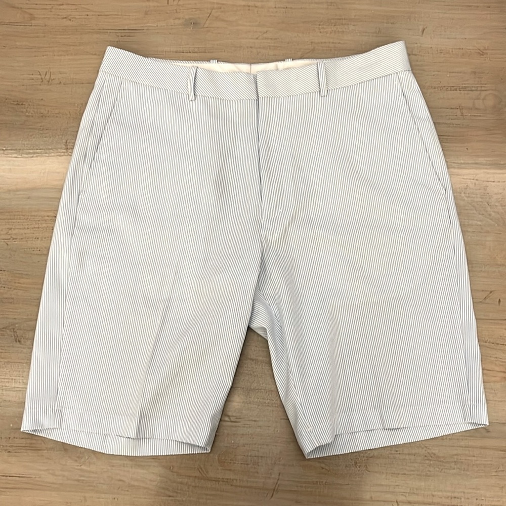 Walter Hagen Men’s Blue and White Striped Shorts
